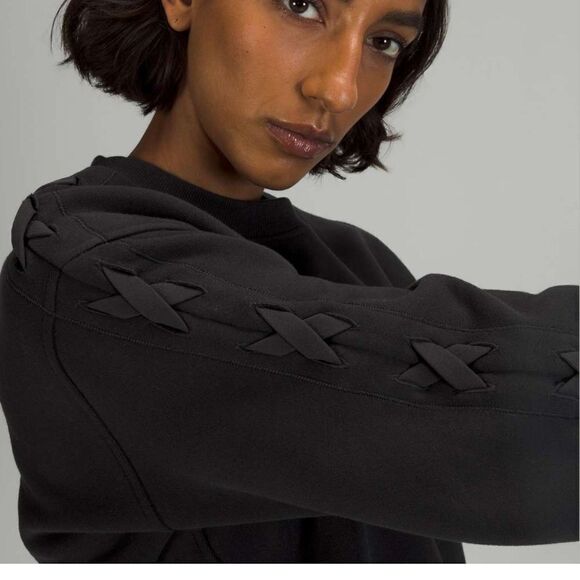 NWT New LULULEMON Braided Sleeve Pullover Sweatshirt Black 10 - Picture 2 of 6
